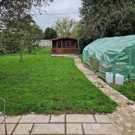 The Cabin - A Very Quiet Location Pewsey Bagian luar foto