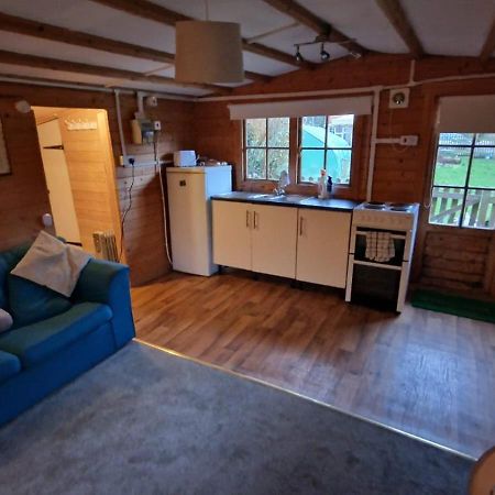 The Cabin - A Very Quiet Location Pewsey Bagian luar foto