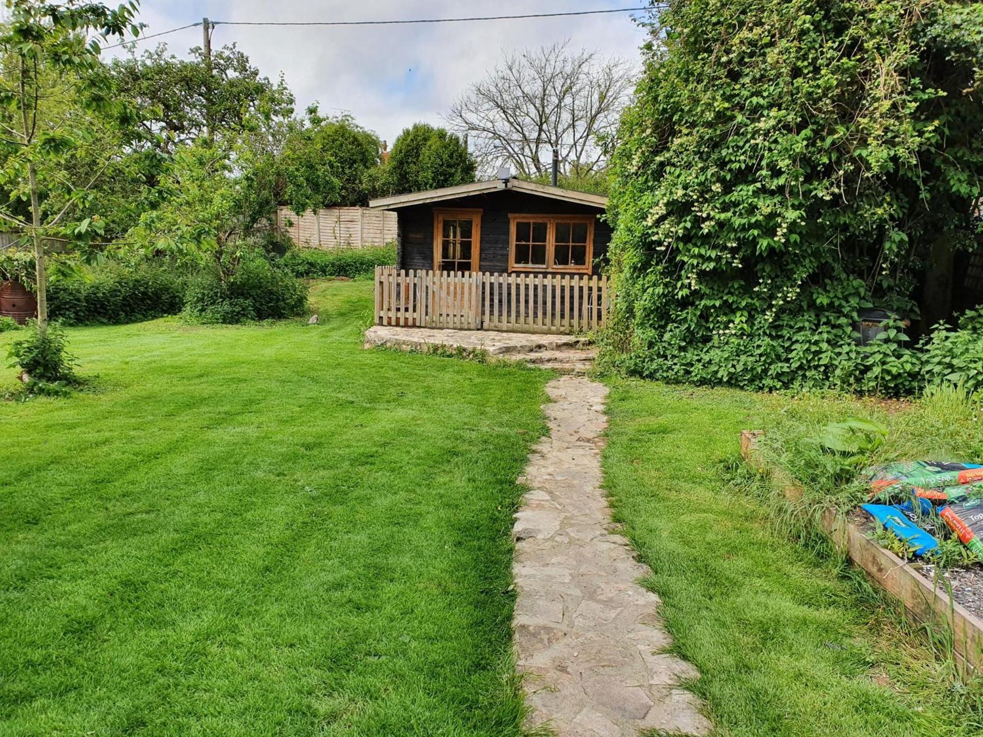 The Cabin - A Very Quiet Location Pewsey Bagian luar foto